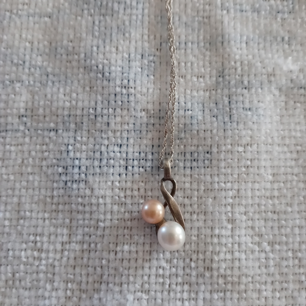 Fresh Twist Necklace